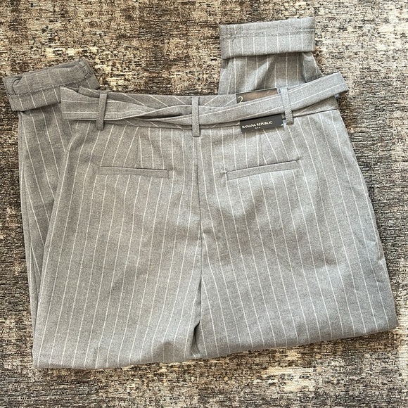 NWT Banana Republic grey and white stripe pants - Picture 4 of 4